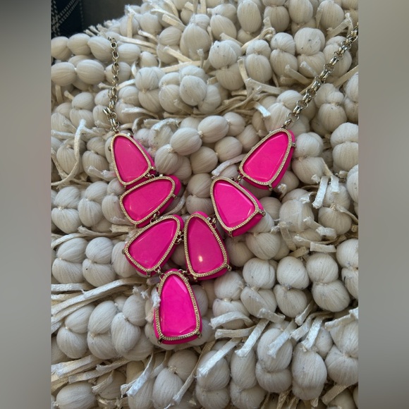 Kendra Scott Hot Pink Harlow Necklace - Picture 3 of 4